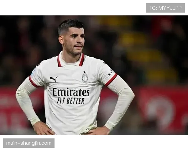 科莫快速边路突击和定位球制造威胁 战术执行度拉满